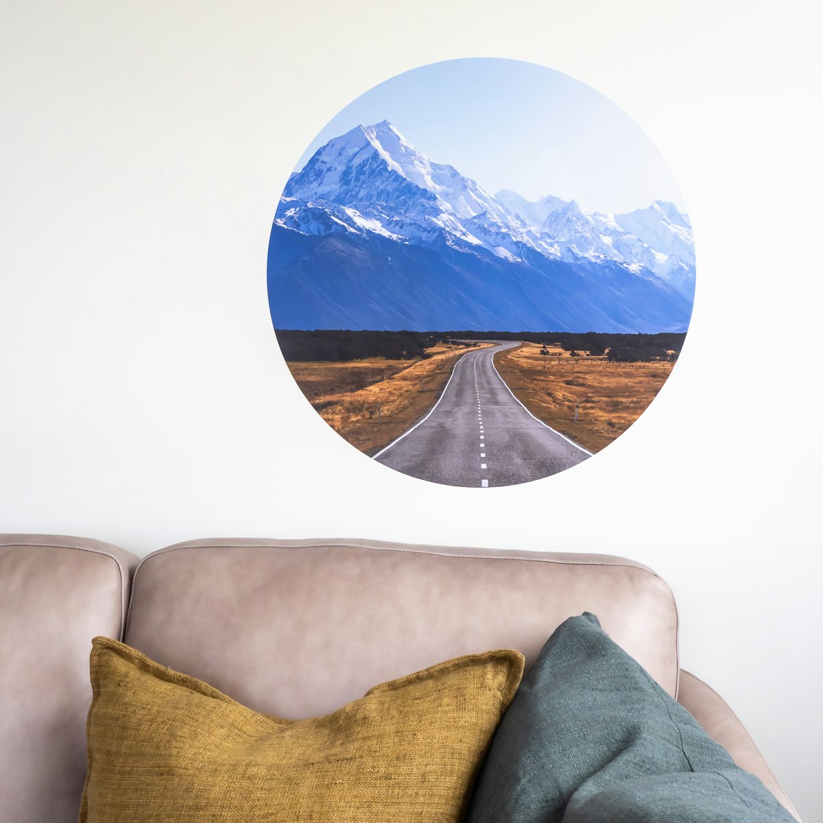 A large wall dots adds instant focus to a room. - Wall decal dots - HappyMoose